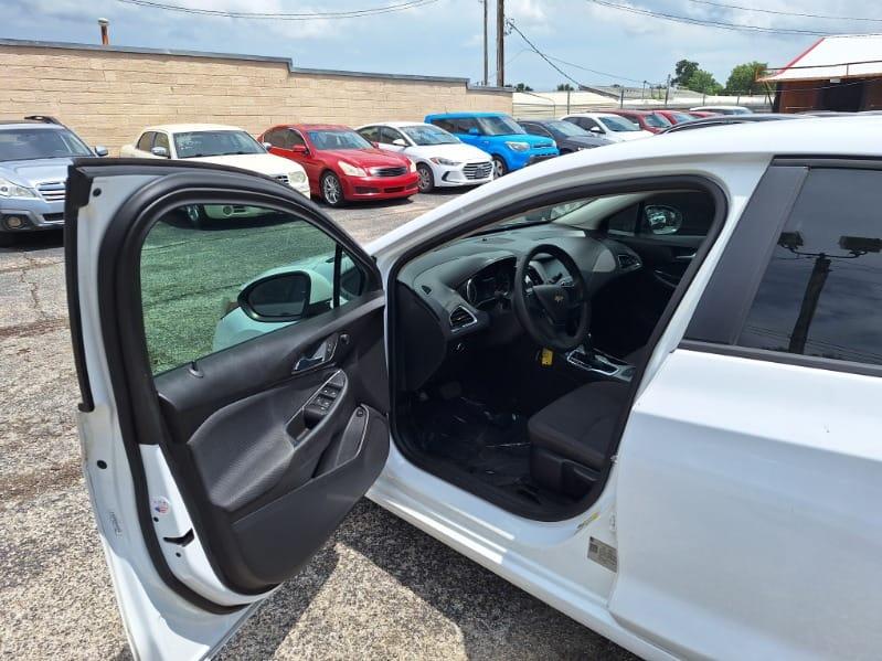 Chevrolet Cruze LS Auto 2018