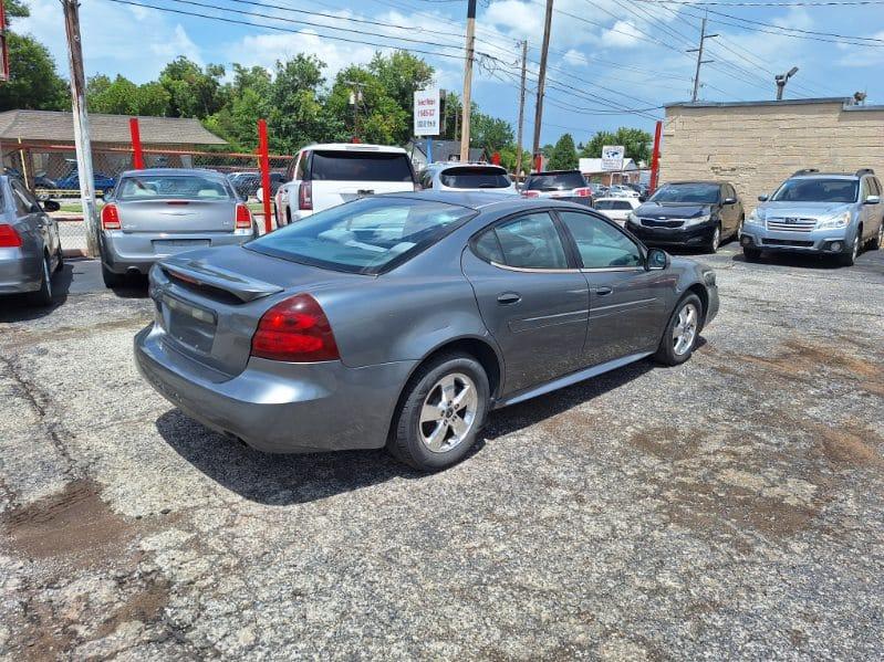 Pontiac Grand Prix  2005