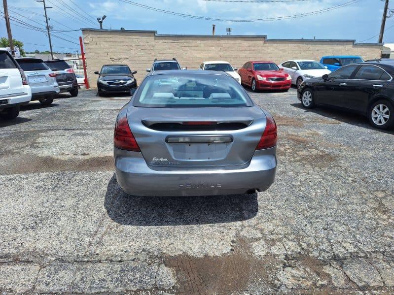 Pontiac Grand Prix  2005