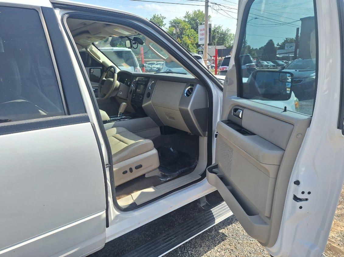 Ford Expedition  2013