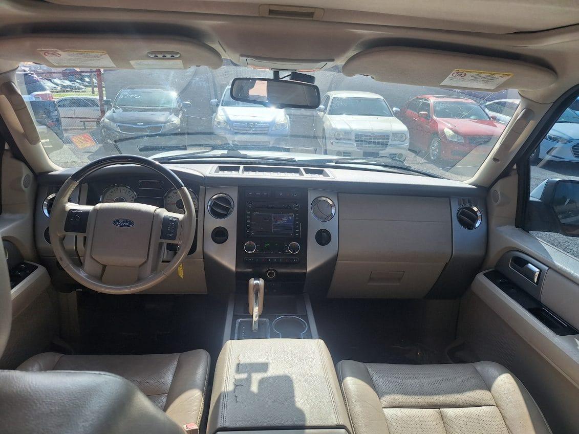 Ford Expedition  2013
