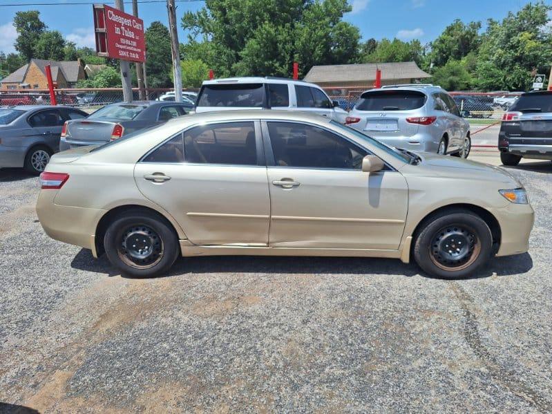 Toyota Camry Base 2010