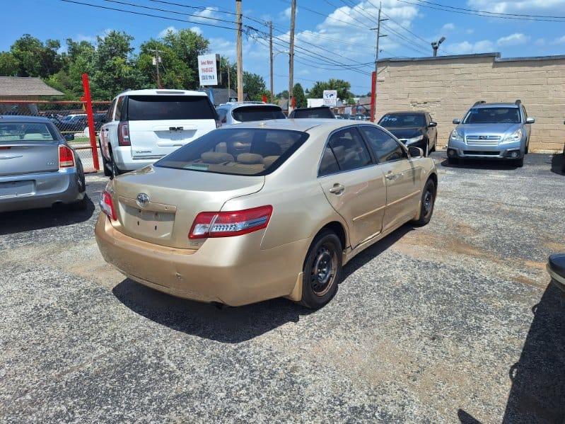 Toyota Camry Base 2010