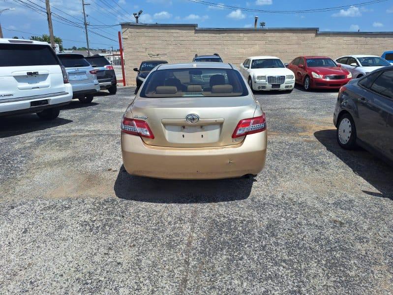 Toyota Camry Base 2010