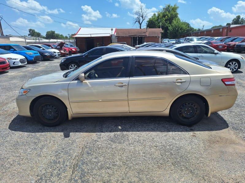Toyota Camry Base 2010