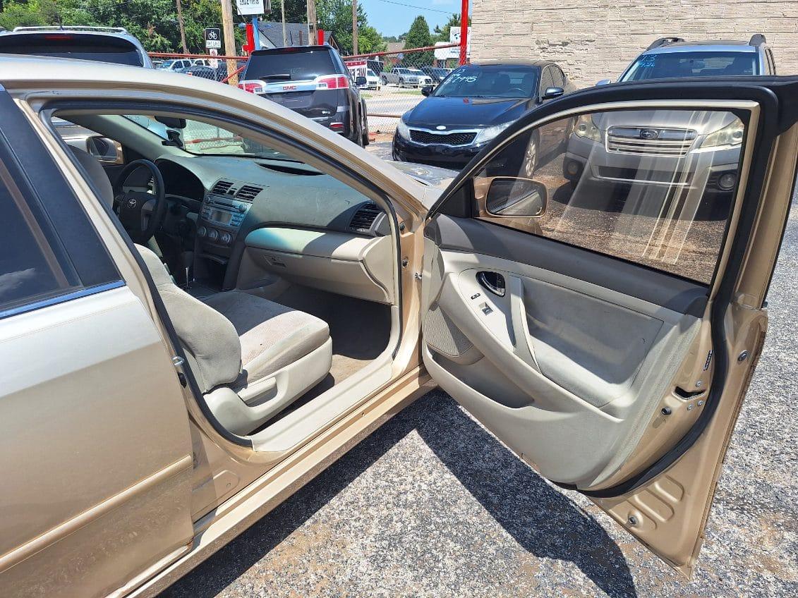 Toyota Camry Base 2010