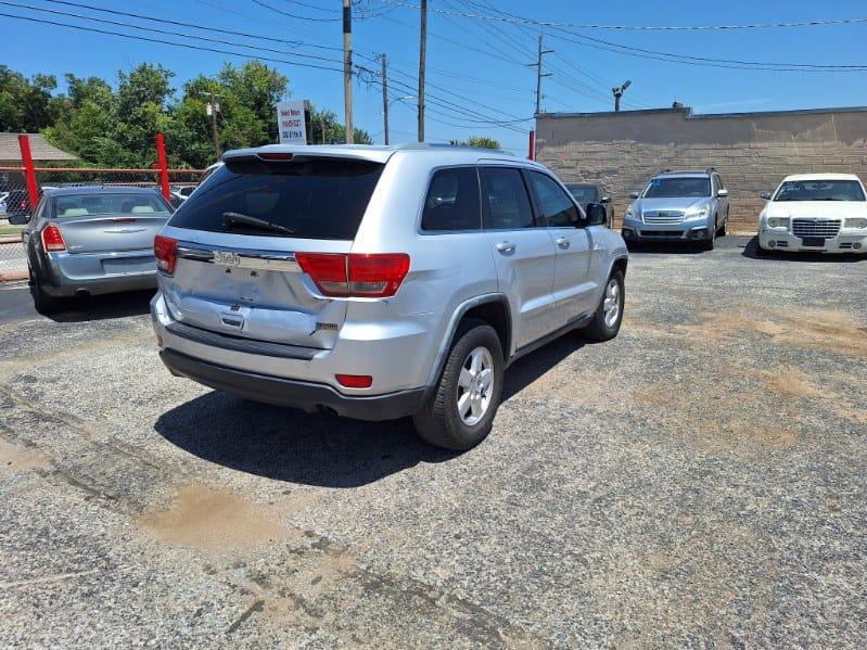 Jeep Grand Cherokee  2011