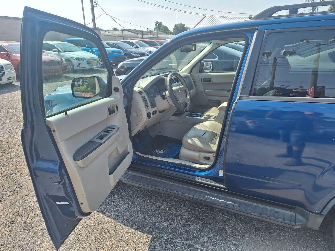 Ford Escape  2008