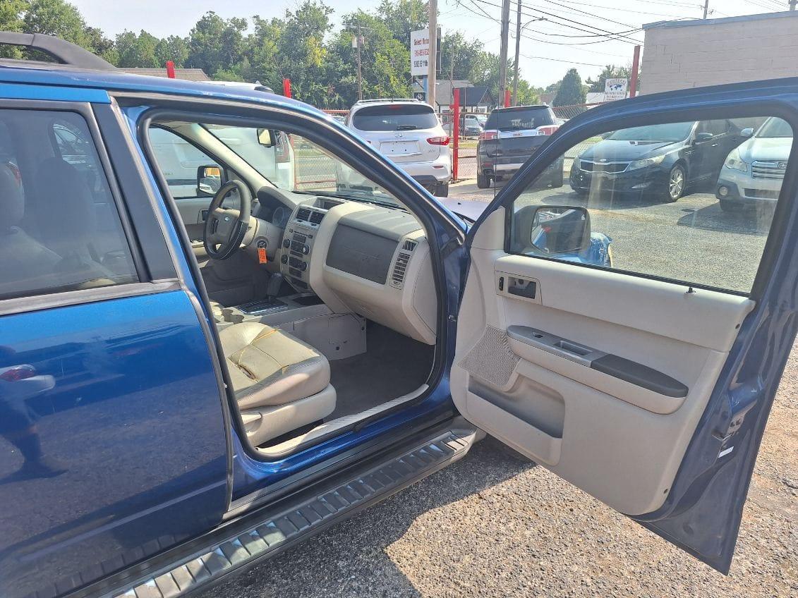 Ford Escape  2008