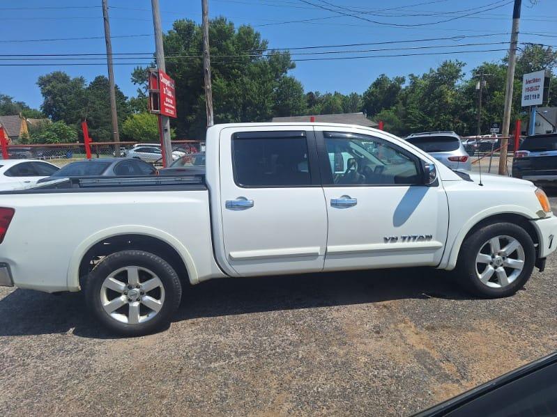 Nissan Titan SV 2013