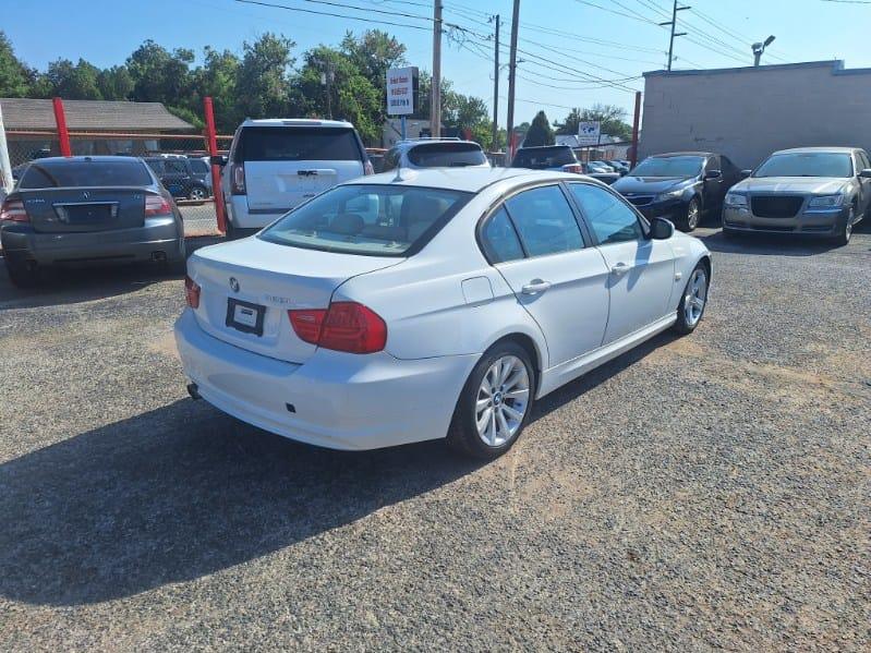 BMW 3-Series 328i xDrive 2011