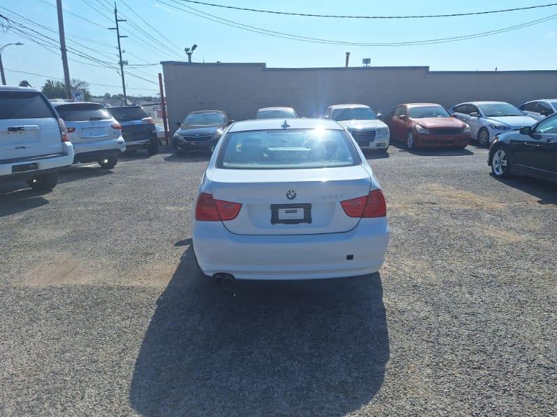 BMW 3-Series 328i xDrive 2011