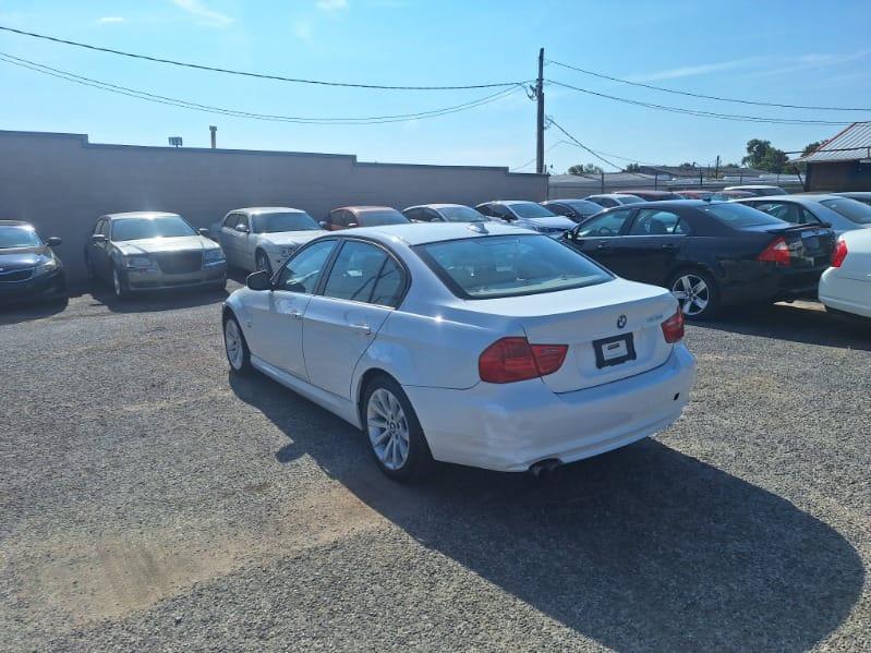 BMW 3-Series 328i xDrive 2011