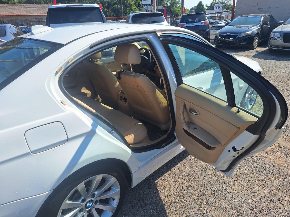 BMW 3-Series 328i xDrive 2011