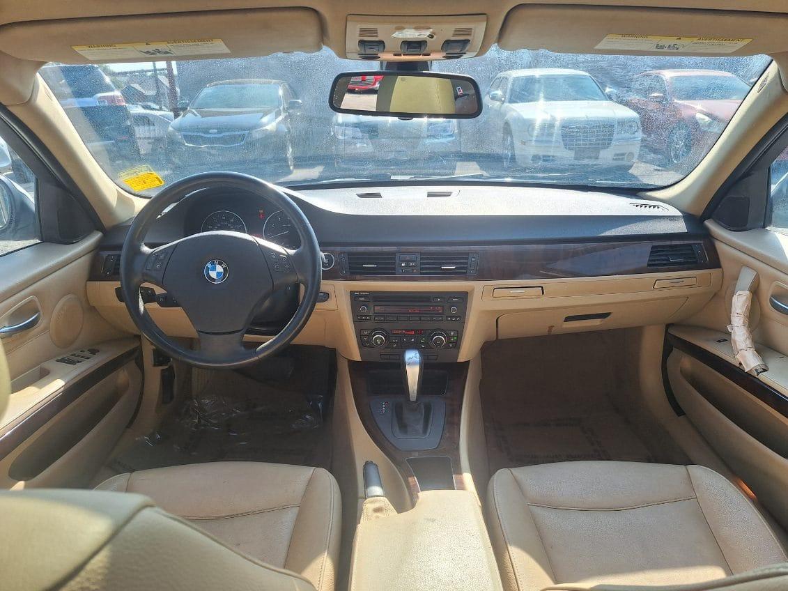 BMW 3-Series 328i xDrive 2011
