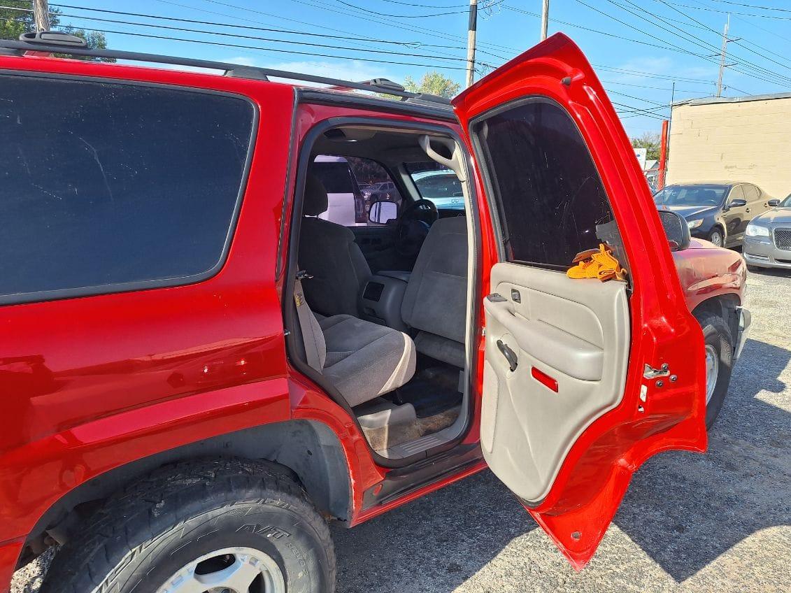 Chevrolet Tahoe Base 2004