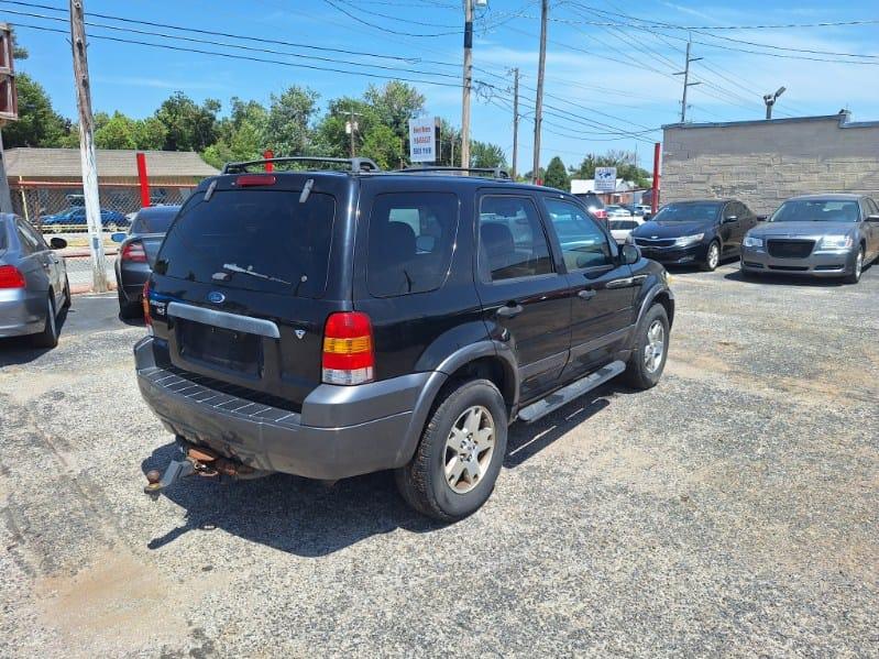 Ford Escape  2005