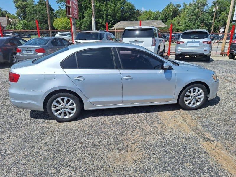 Volkswagen Jetta  2012