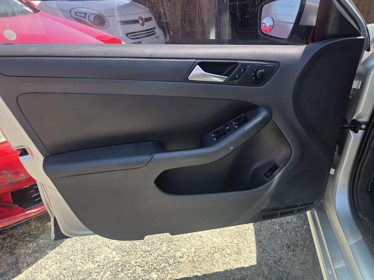 Volkswagen Jetta  2012
