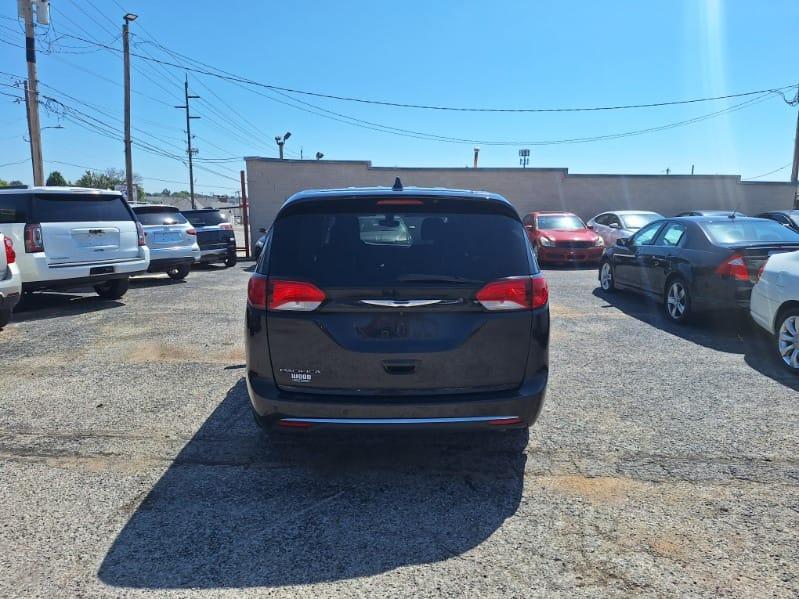 Chrysler Pacifica  2018
