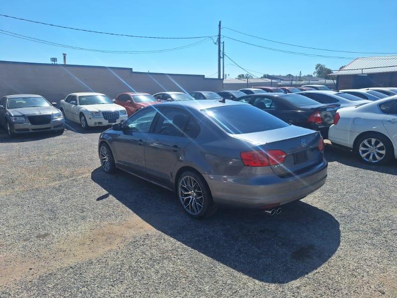 Volkswagen Jetta  2011
