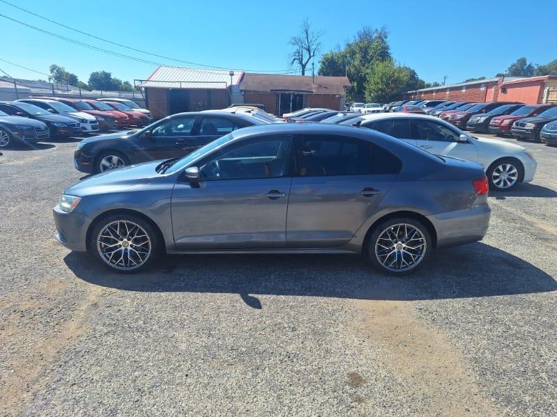 Volkswagen Jetta  2011