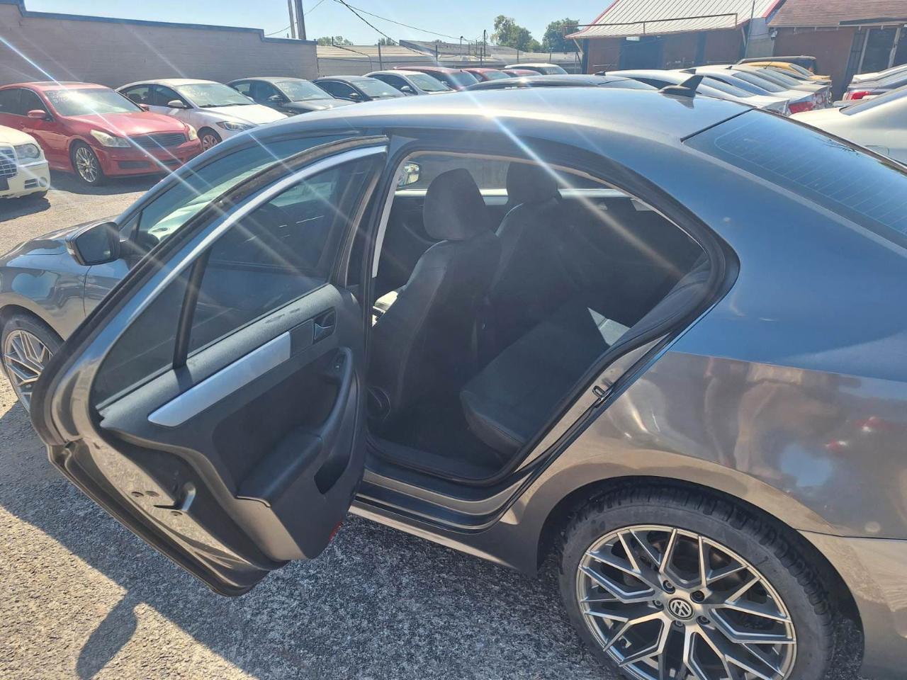 Volkswagen Jetta  2011