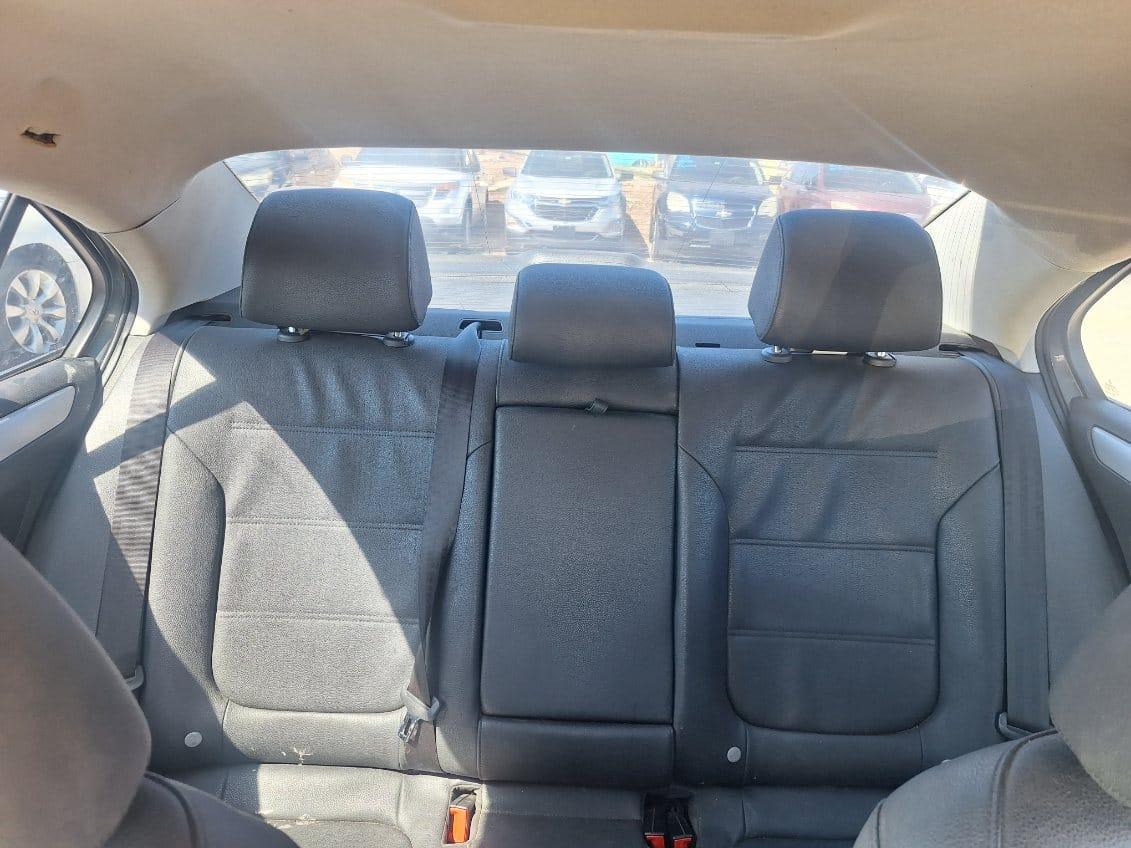 Volkswagen Jetta  2011