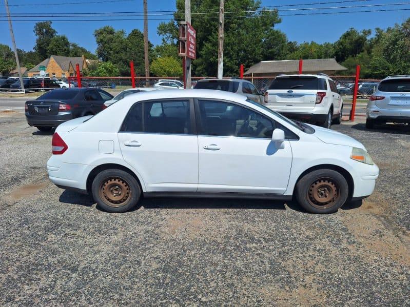 Nissan Versa 1.8 S 2007