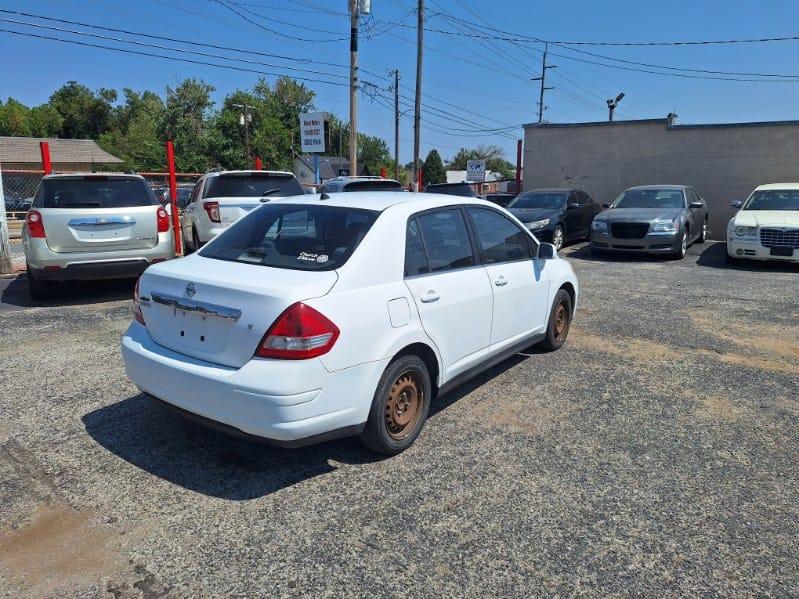 Nissan Versa 1.8 S 2007
