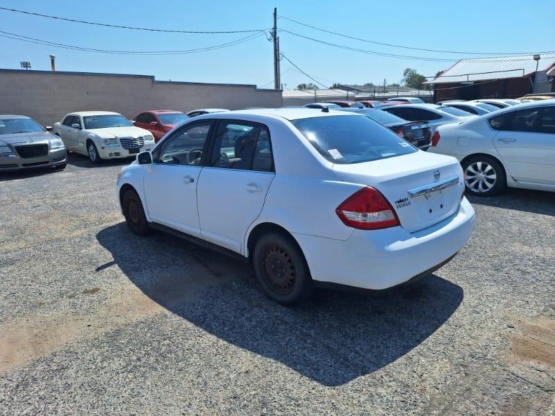 Nissan Versa 1.8 S 2007