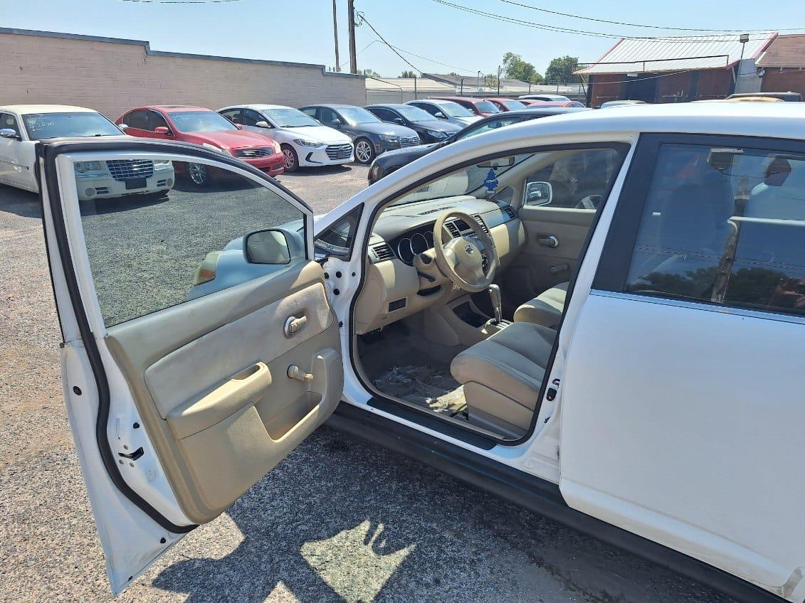 Nissan Versa 1.8 S 2007