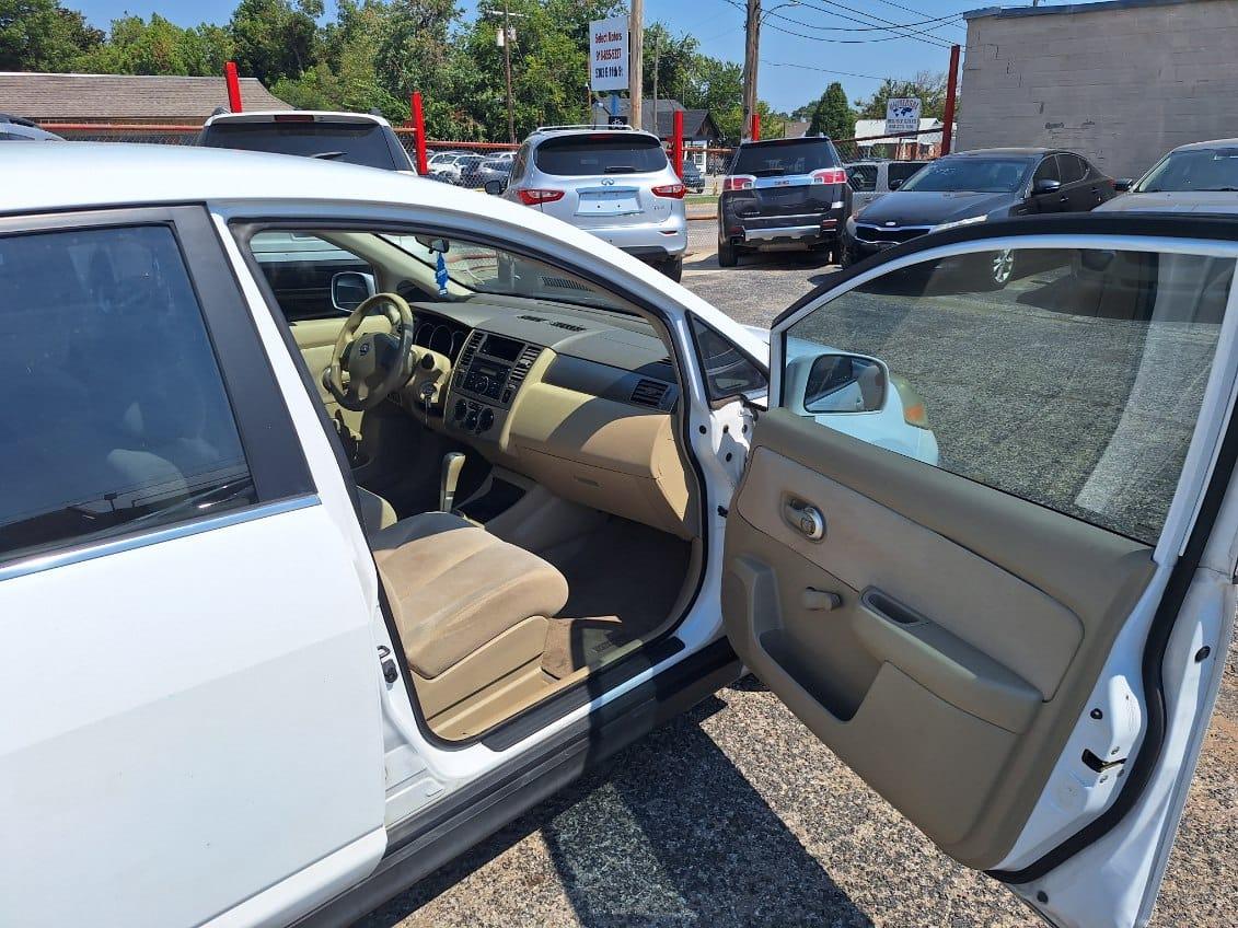Nissan Versa 1.8 S 2007