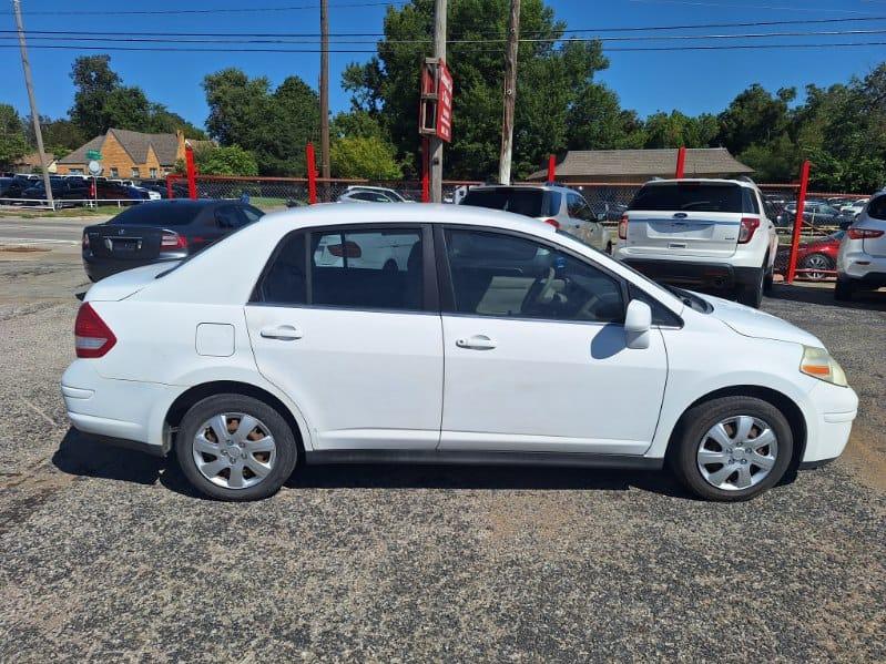 Nissan Versa  2007
