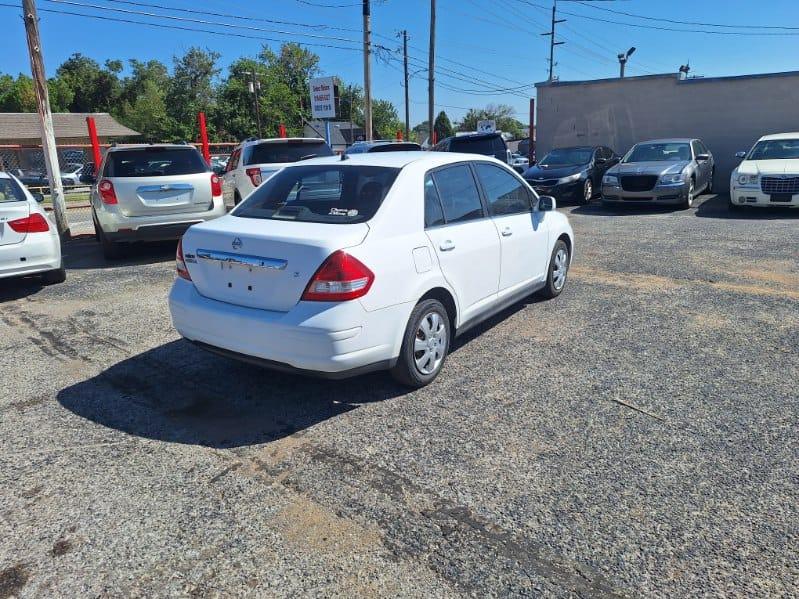 Nissan Versa  2007