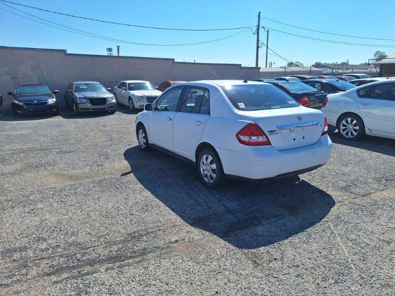 Nissan Versa  2007