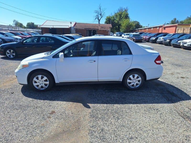 Nissan Versa  2007