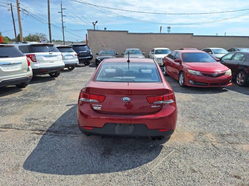 Kia Forte Koup  2010