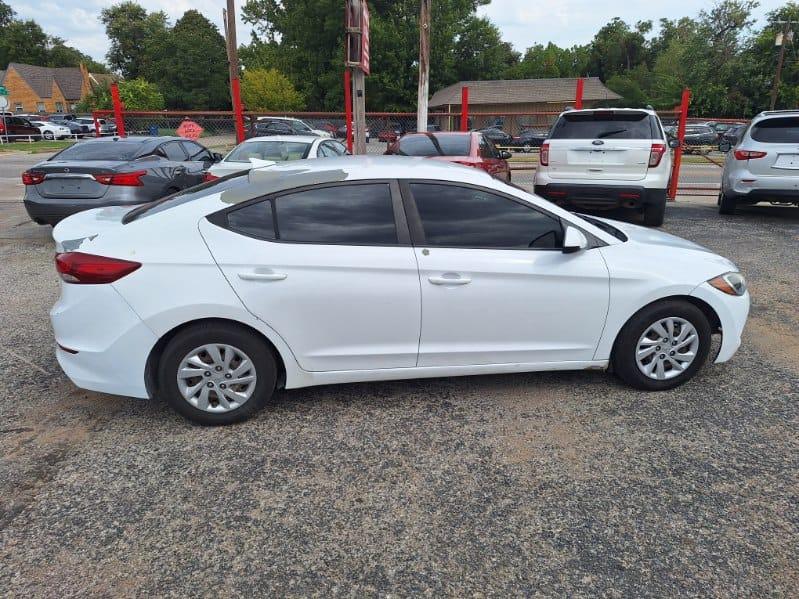 Hyundai Elantra SE 2017