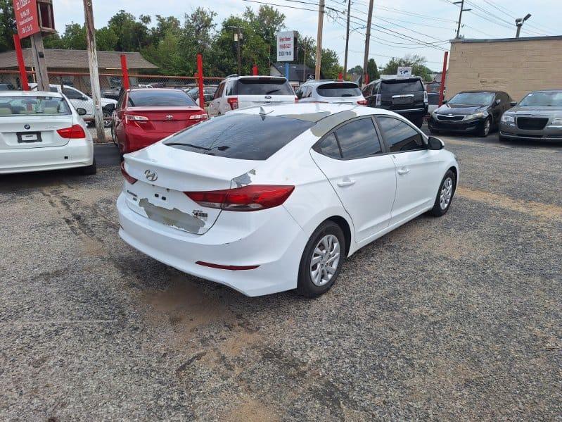 Hyundai Elantra SE 2017