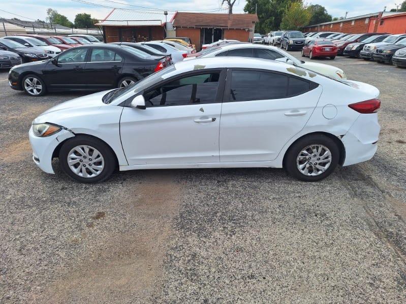Hyundai Elantra SE 2017