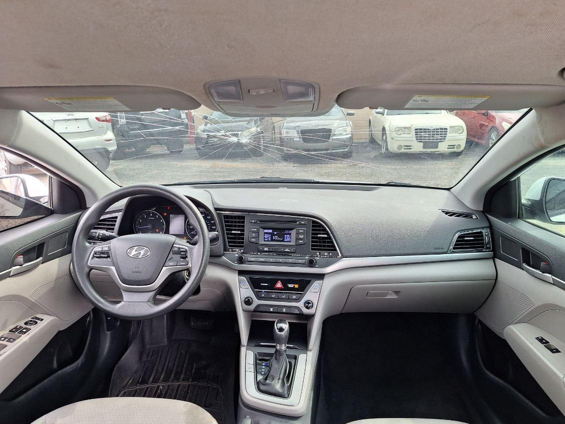Hyundai Elantra SE 2017