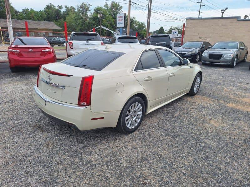 Cadillac CTS  2010