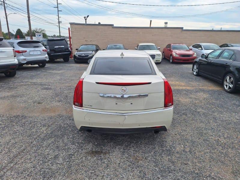 Cadillac CTS  2010