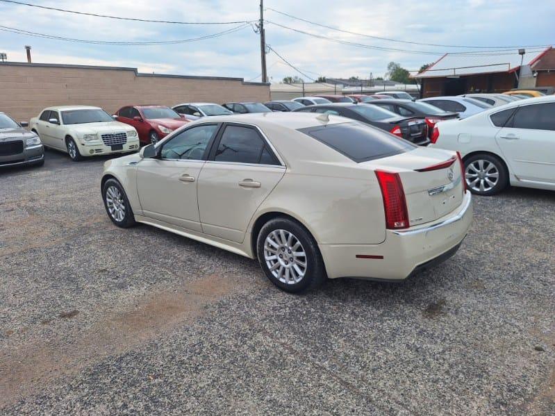 Cadillac CTS  2010