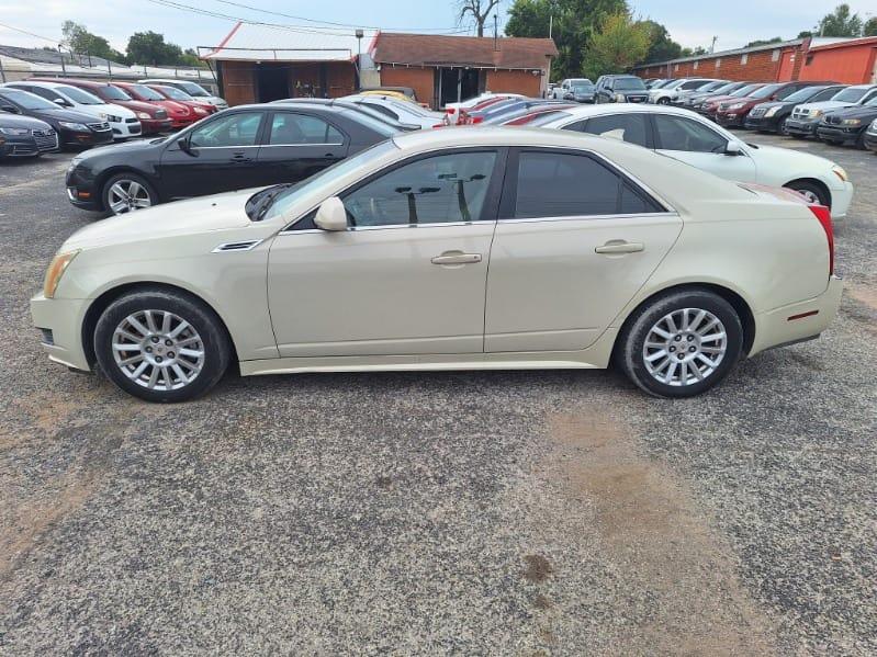 Cadillac CTS  2010