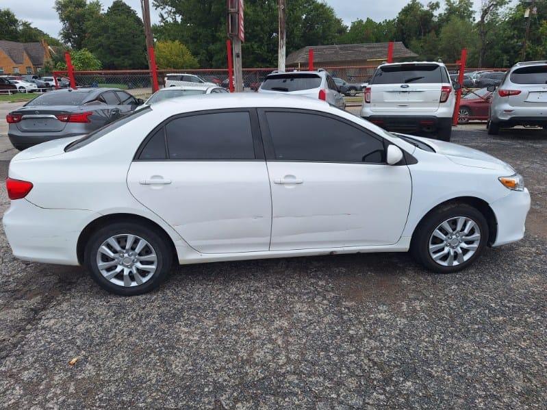 Toyota Corolla  2012