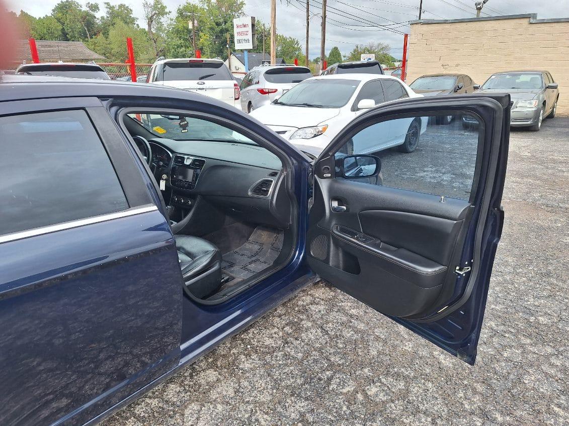 Chrysler 200  2013