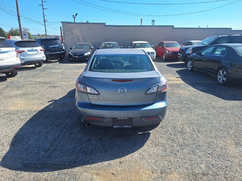 Mazda MAZDA3  2011