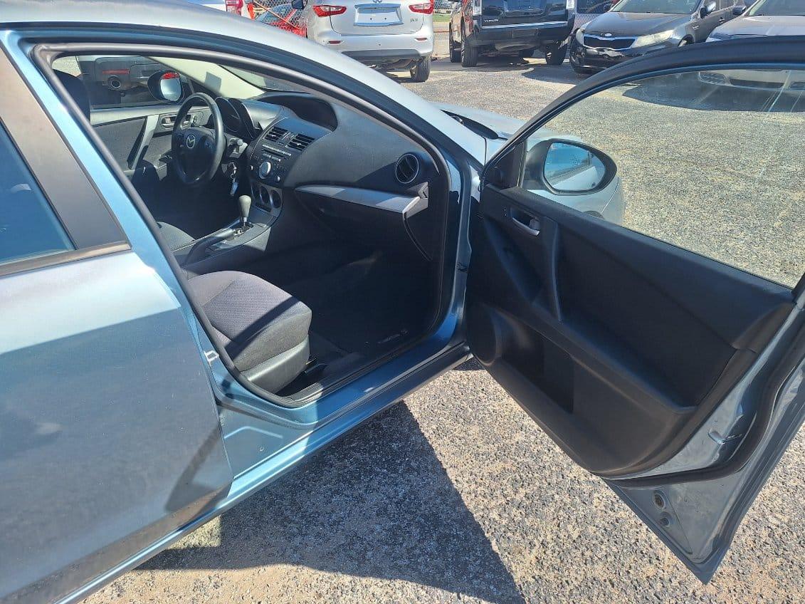 Mazda MAZDA3  2011